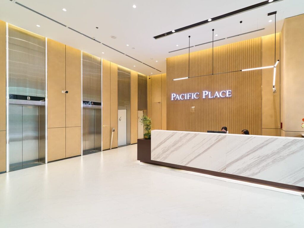 Sảnh lễ tân tòa nhà Pacific Place